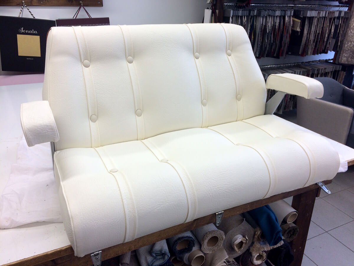 Valkoinen penkki, Yhteystiedot